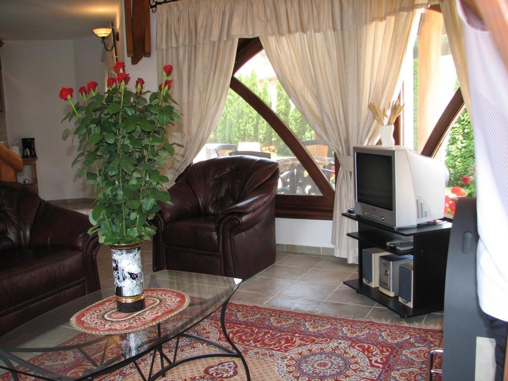 Hajdu Apartman 1. Hajduszoboszlo Quarto foto